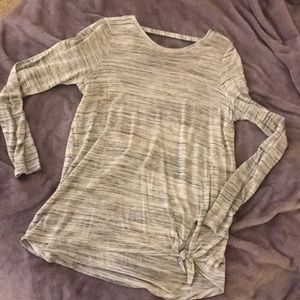 Oversized comfy long sleeve with front tie